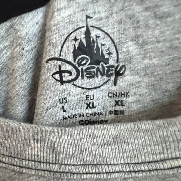 Disney Pirates of the Caribbean Dead Men Tell No Tales Ombre Graphic T-Shirt - Picture 3 of 3